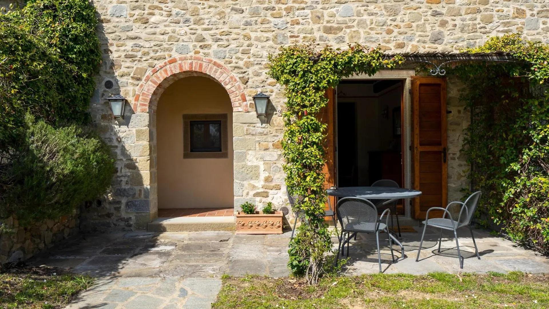 Villa Borgo San Pietro Cortona Italy